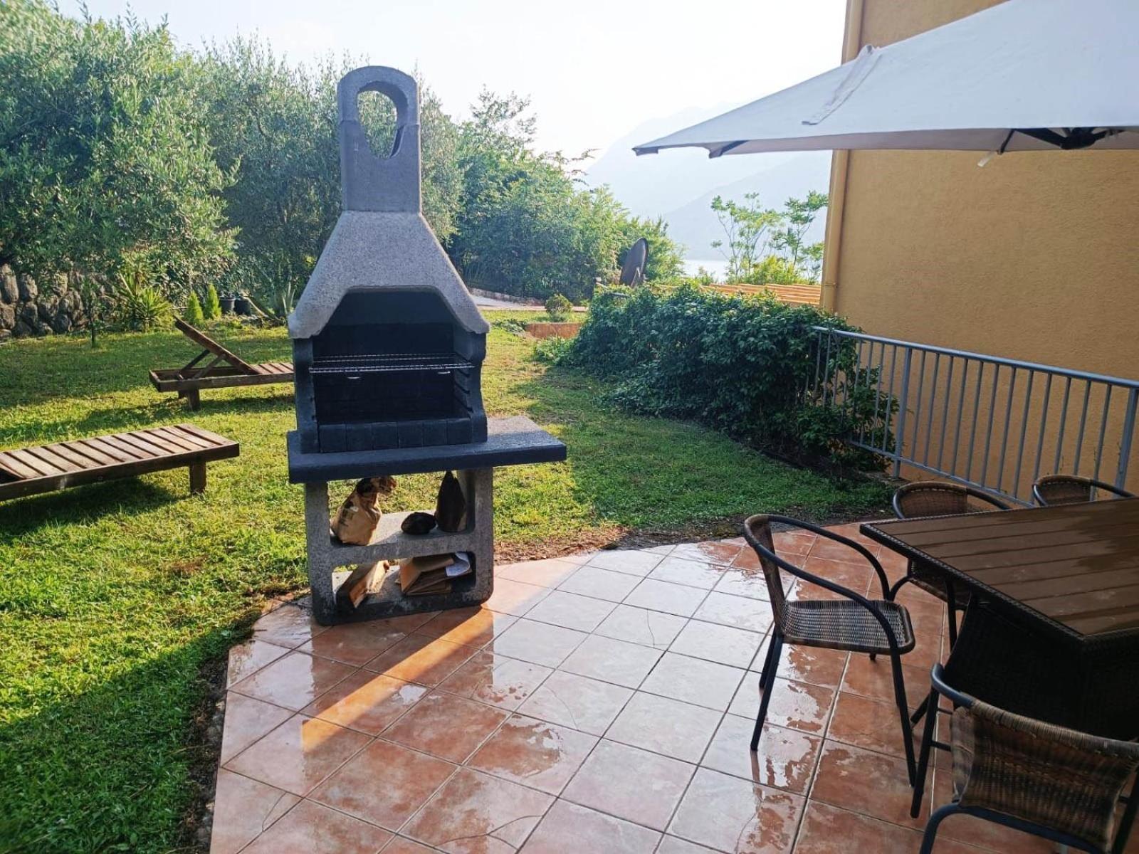 Villa Risan Apartments מראה חיצוני תמונה