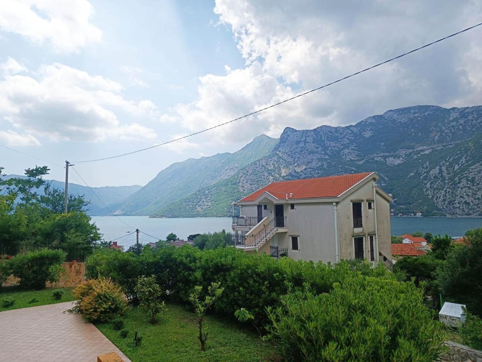 Villa Risan Apartments מראה חיצוני תמונה