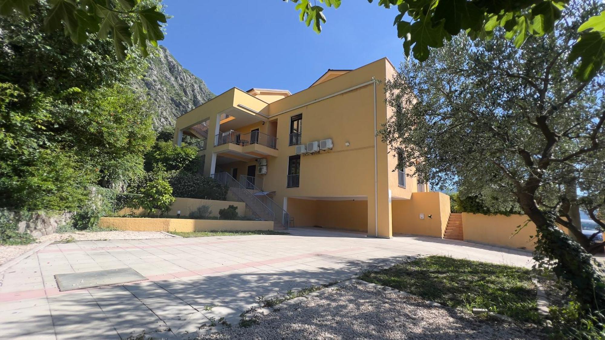 Villa Risan Apartments מראה חיצוני תמונה