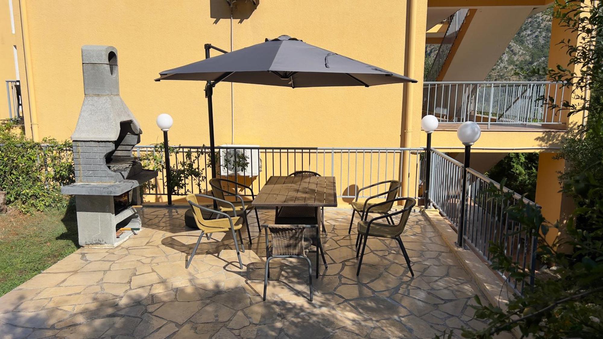 Villa Risan Apartments מראה חיצוני תמונה